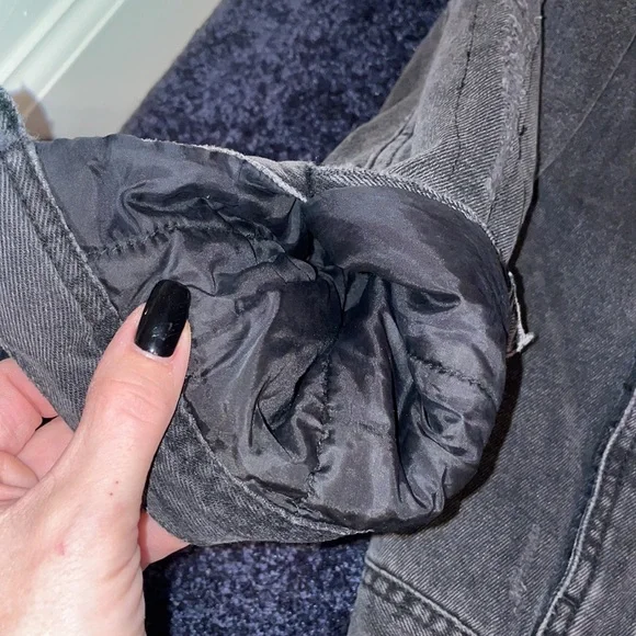 American Eagle size small destroyed black denim heavy furry down quilted jacket - Picture 9 of 10